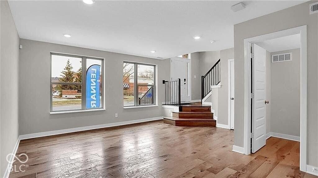 11558 Fulham St - Photo 3 of 38
