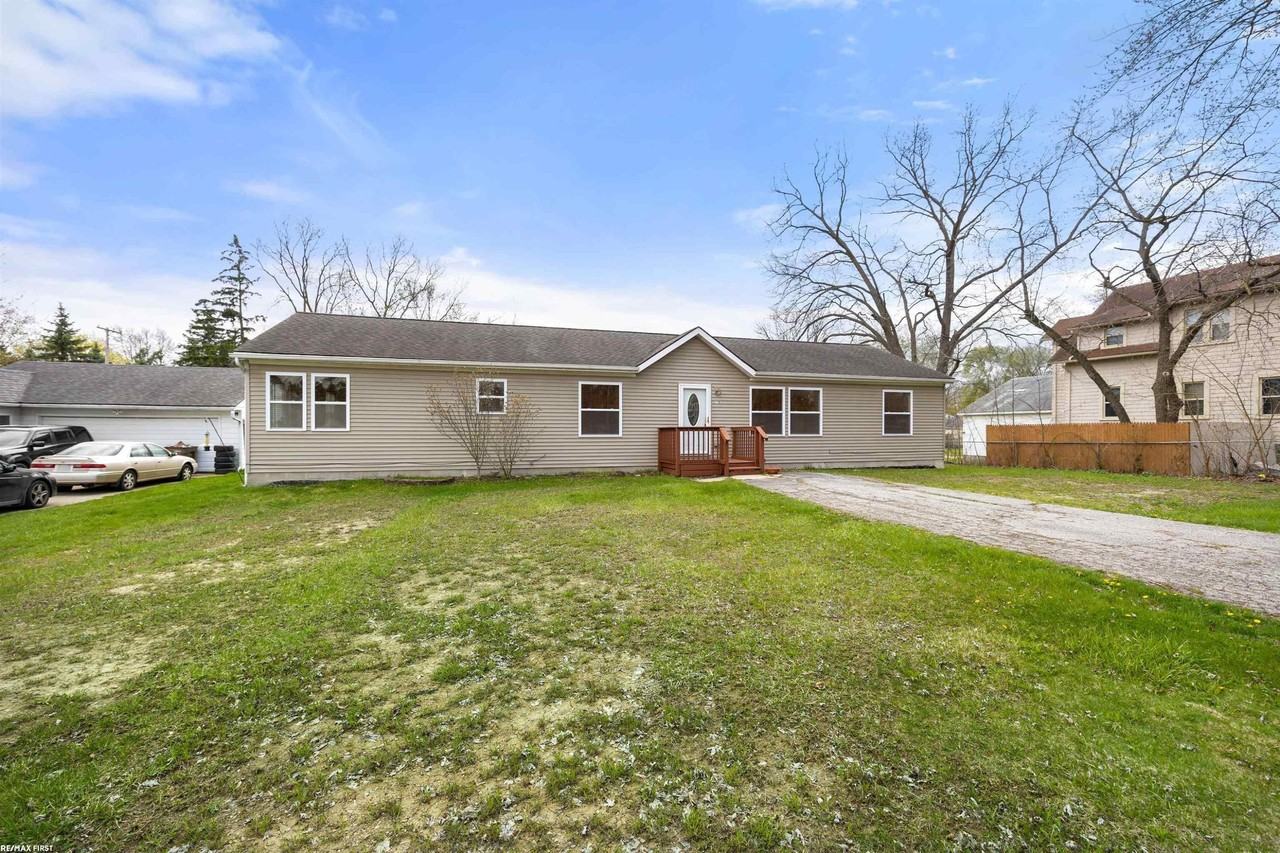 650 Peacock Ave - Photo 2 of 27