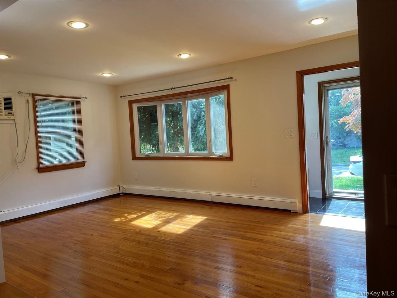 6 Dawes Ave - Photo 4 of 14