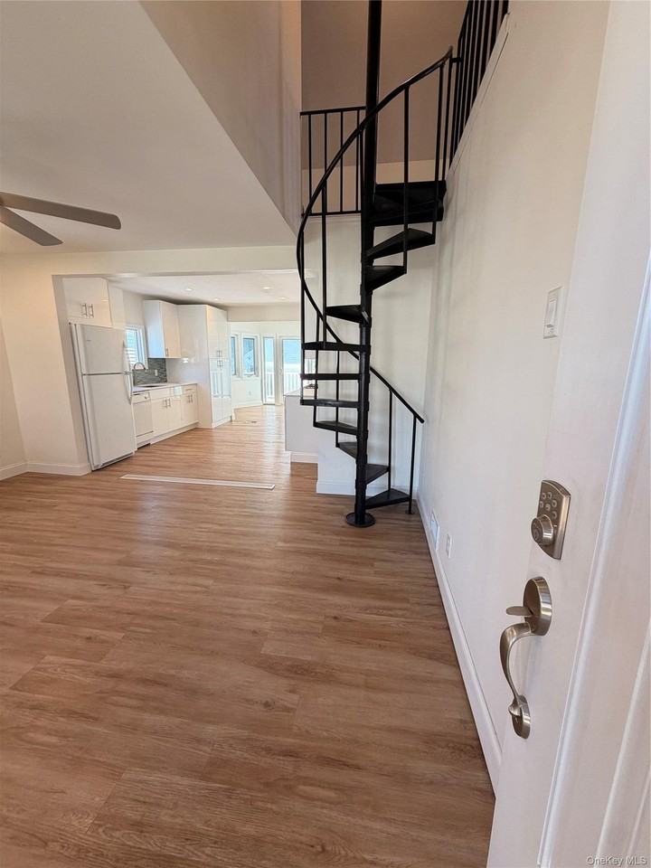 8 Michel Ave - Photo 2 of 38