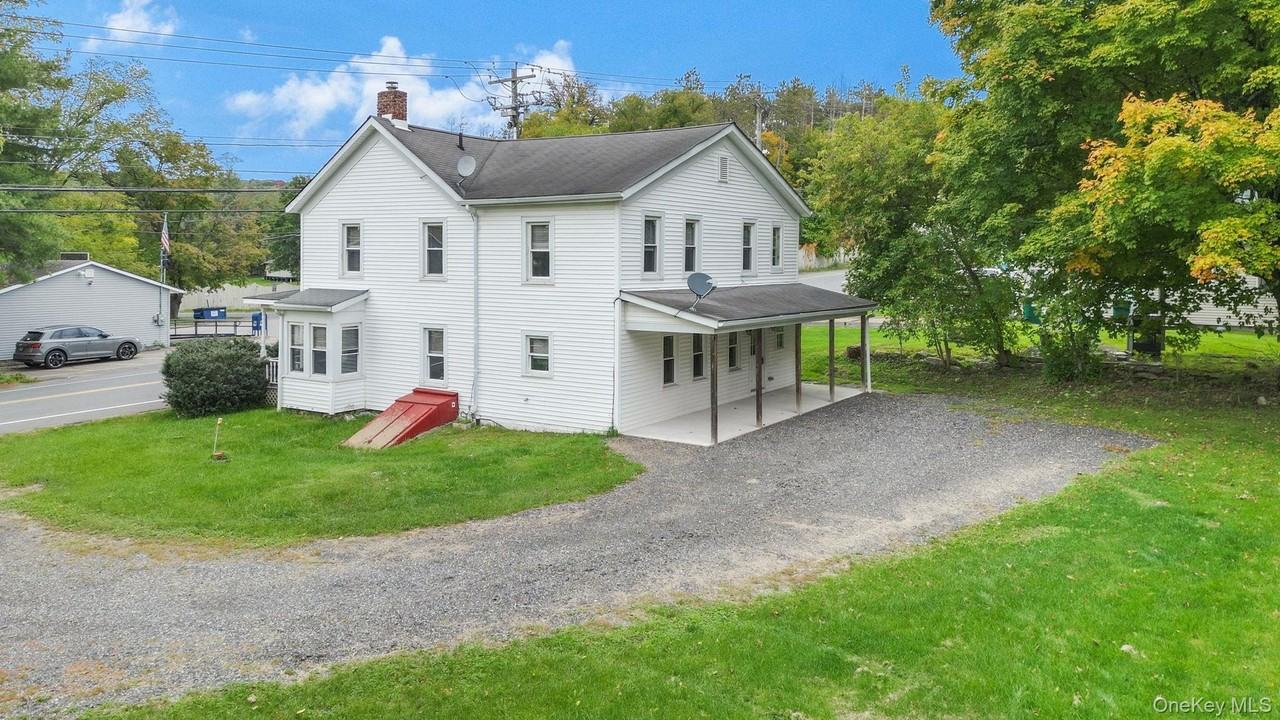 708 Burlingham Rd - Photo 3 of 36