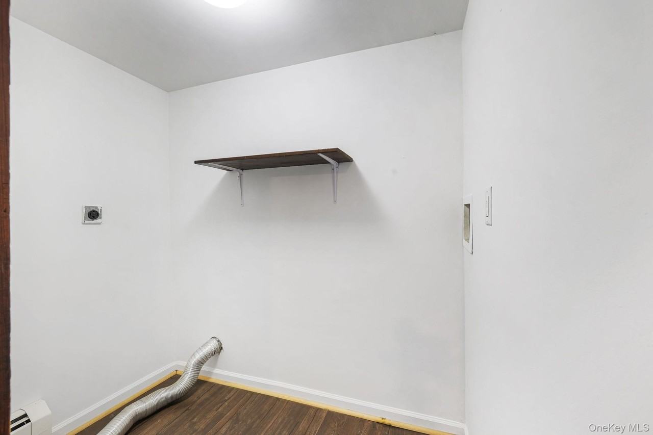 708 Burlingham Rd - Photo 7 of 36