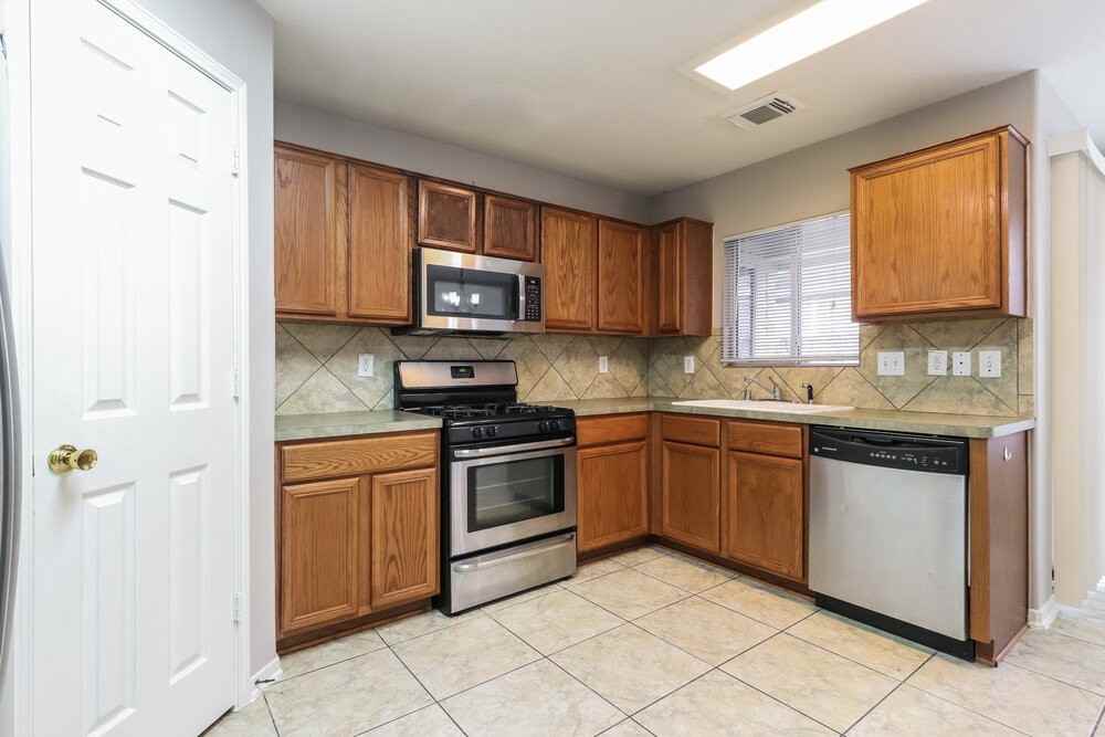 17815 June Forest Dr - Photo 6 of 16