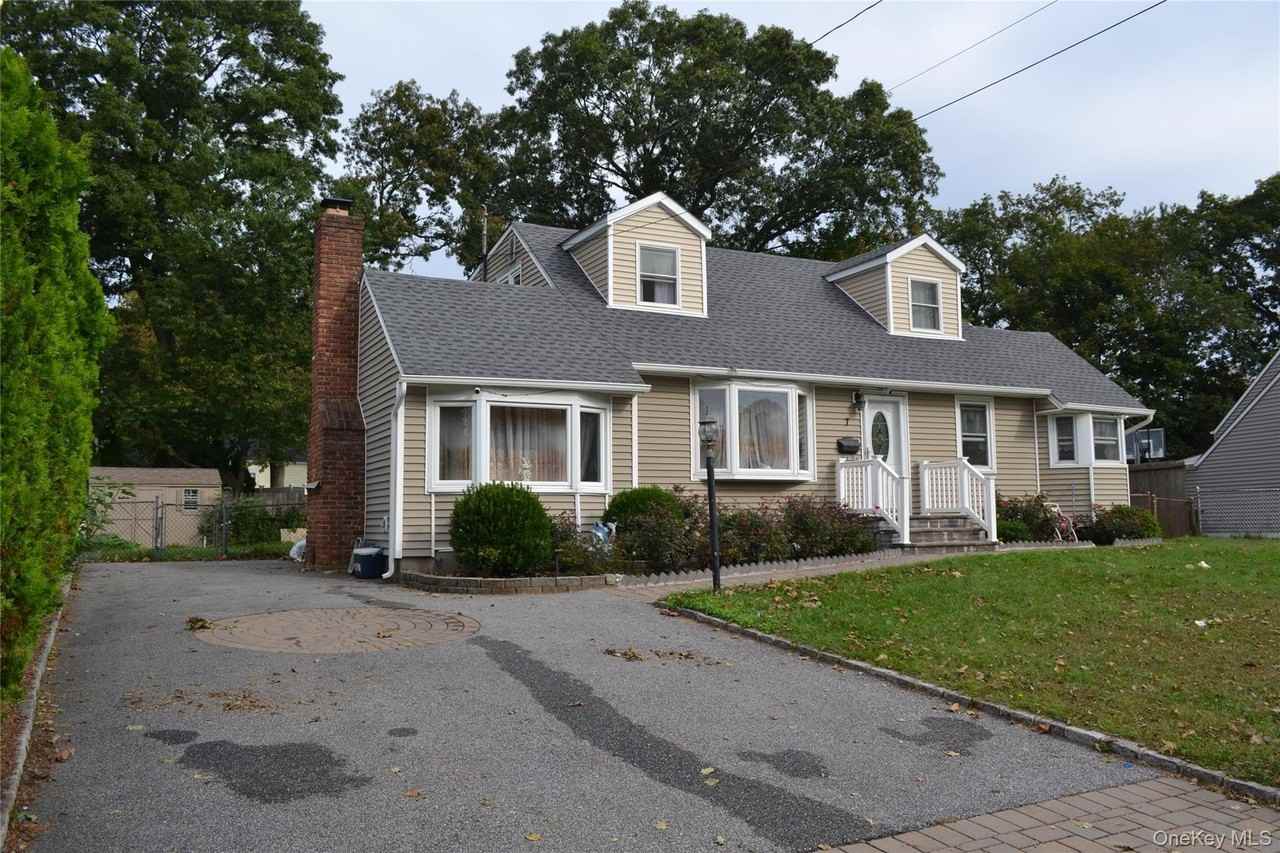 7 Grand Haven Dr - Photo 2 of 15