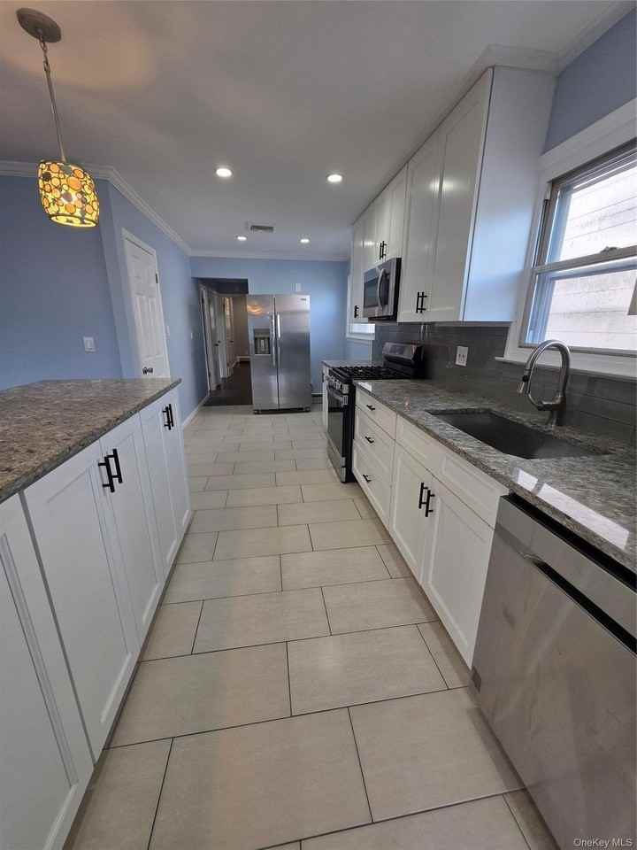 3223 Plunkett Ave #1 - Photo 5 of 10