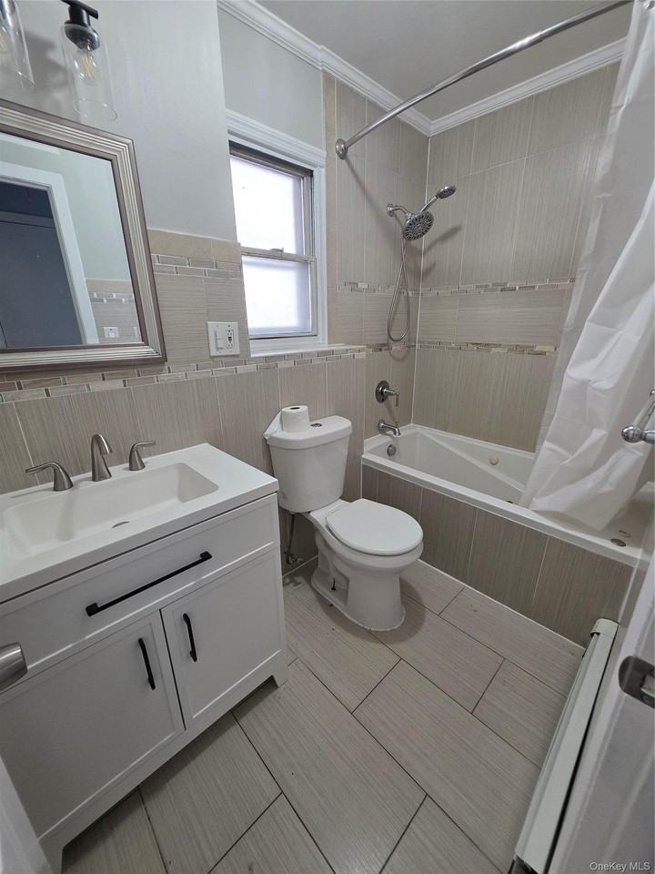 3223 Plunkett Ave #1 - Photo 7 of 10