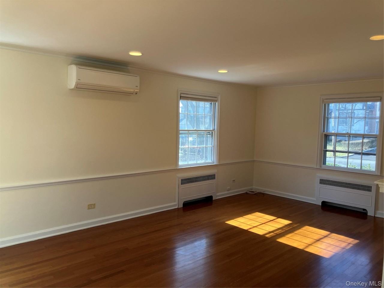 146 Webster Rd - Photo 3 of 14