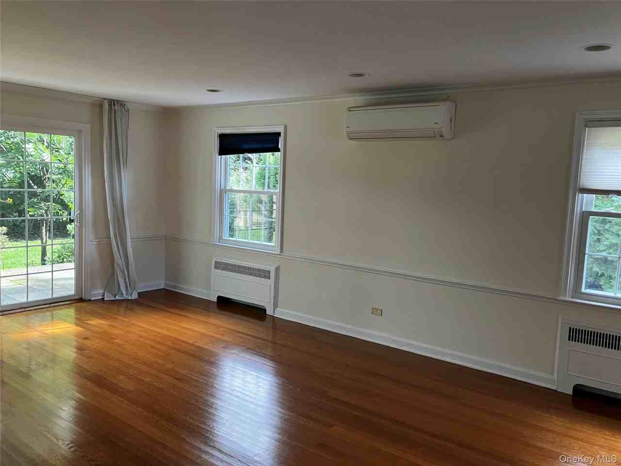 146 Webster Rd - Photo 4 of 14