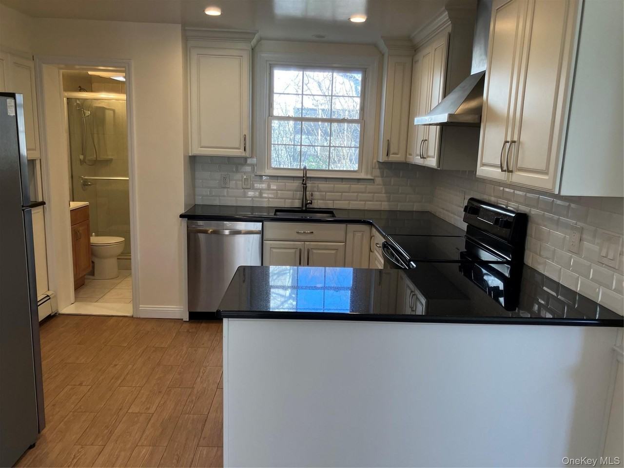 146 Webster Rd - Photo 6 of 14