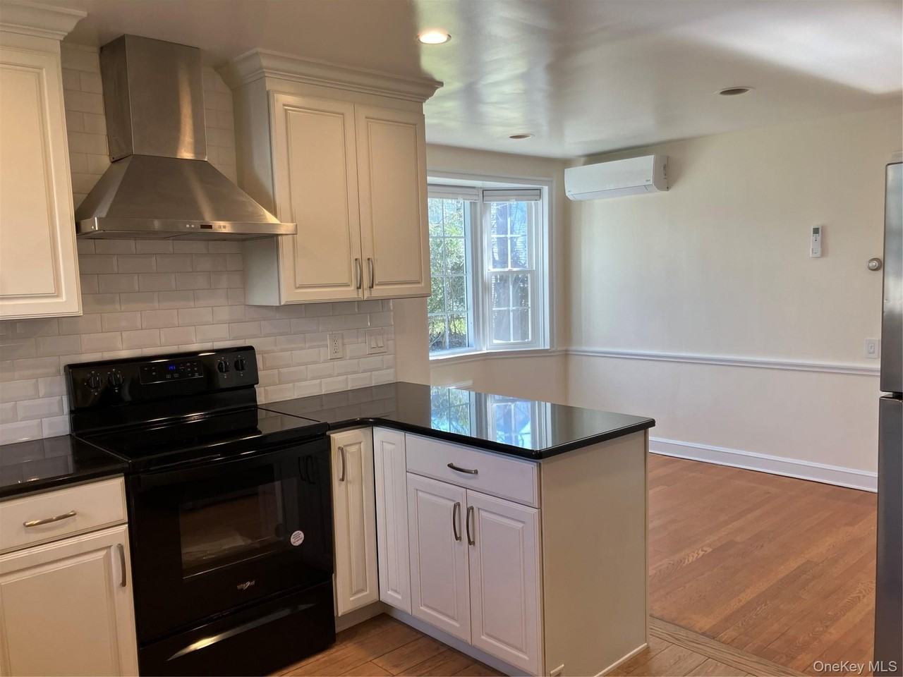 146 Webster Rd - Photo 7 of 14