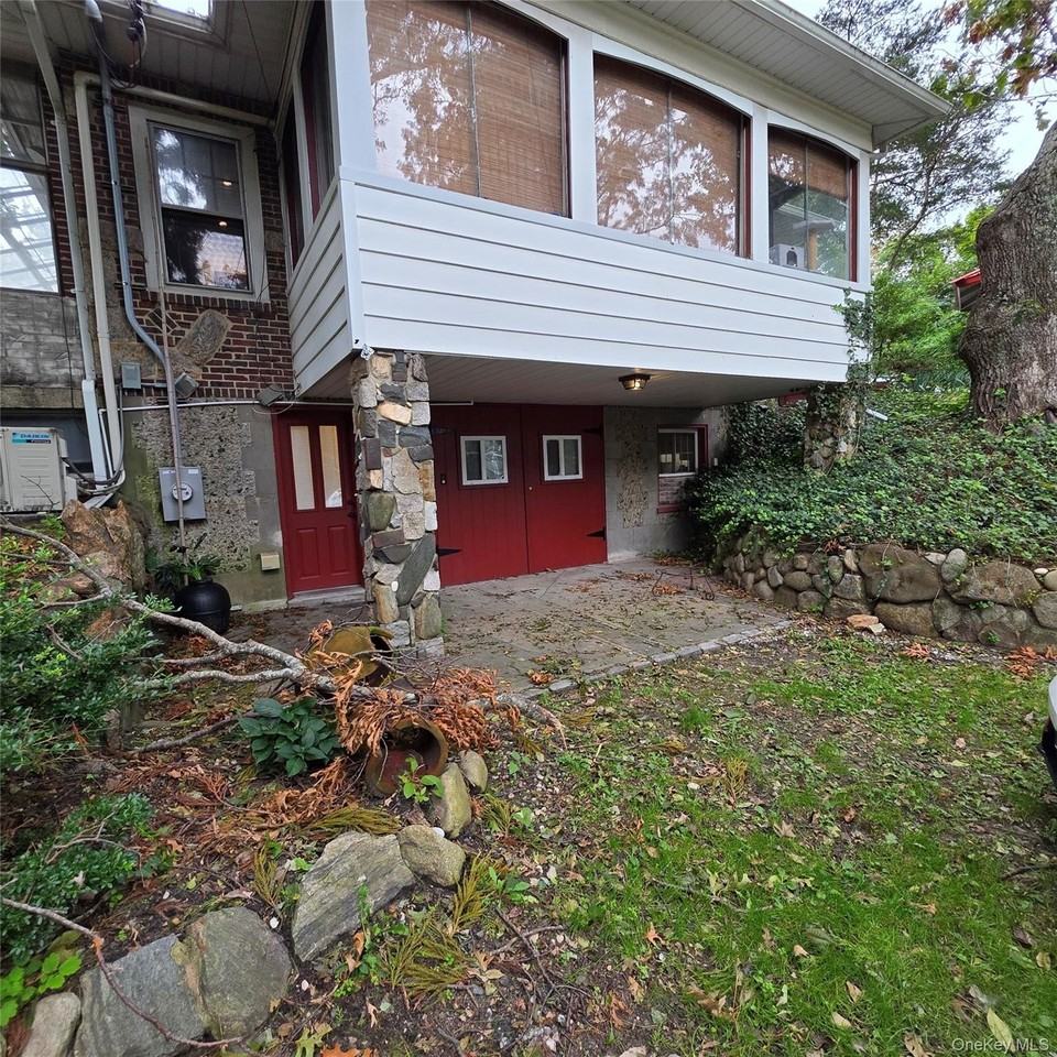 22 Riverhead Rd - Photo 2 of 15