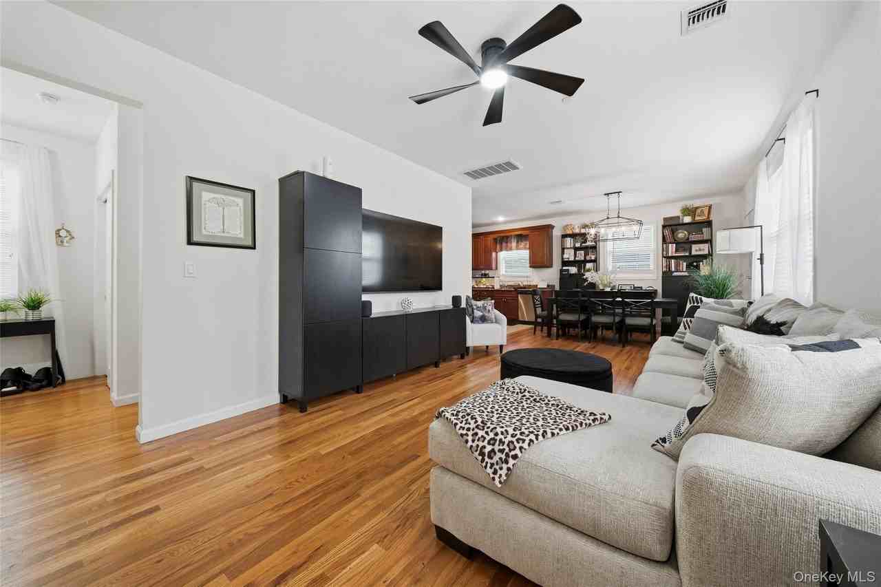 123 Clinton Ave #A - Photo 4 of 19