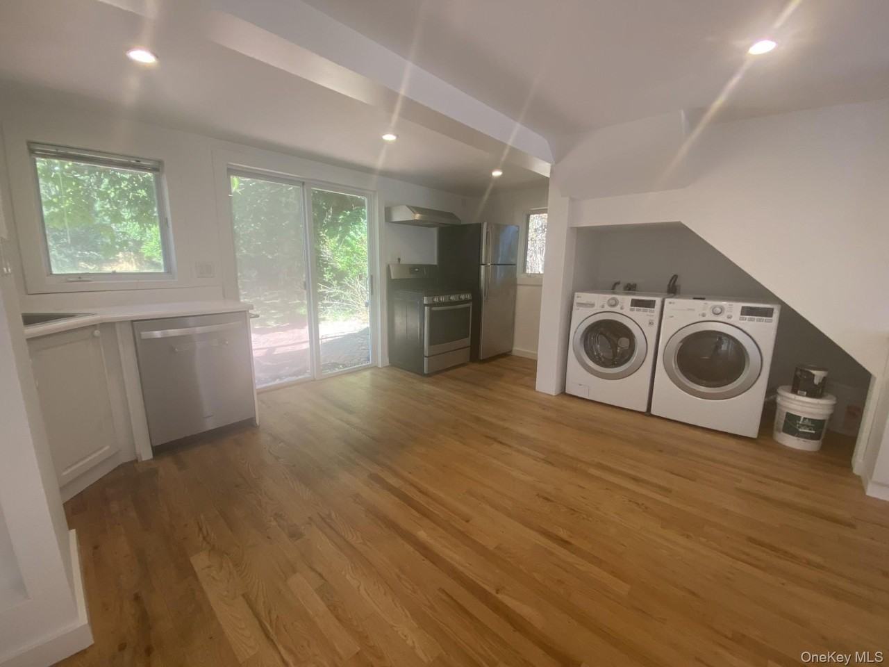 14B Franklin Ave - Photo 5 of 13