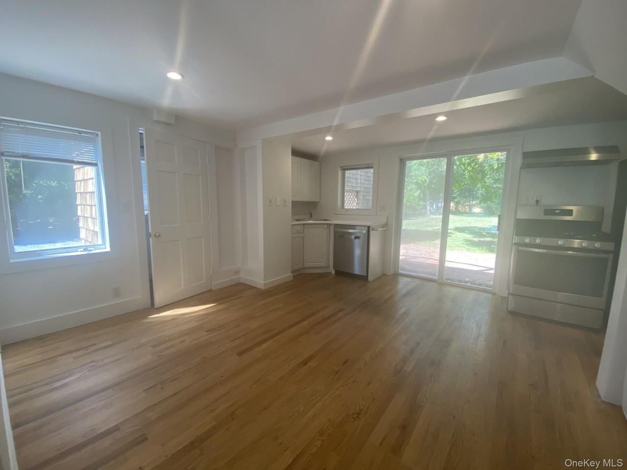 14B Franklin Ave - Photo 6 of 13
