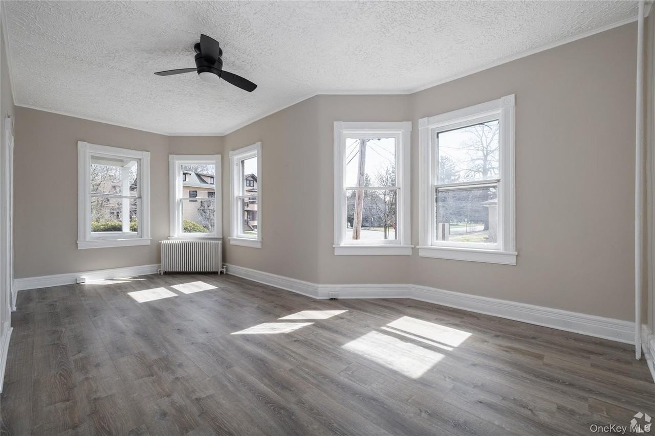 119 S Hamilton St - Photo 4 of 14