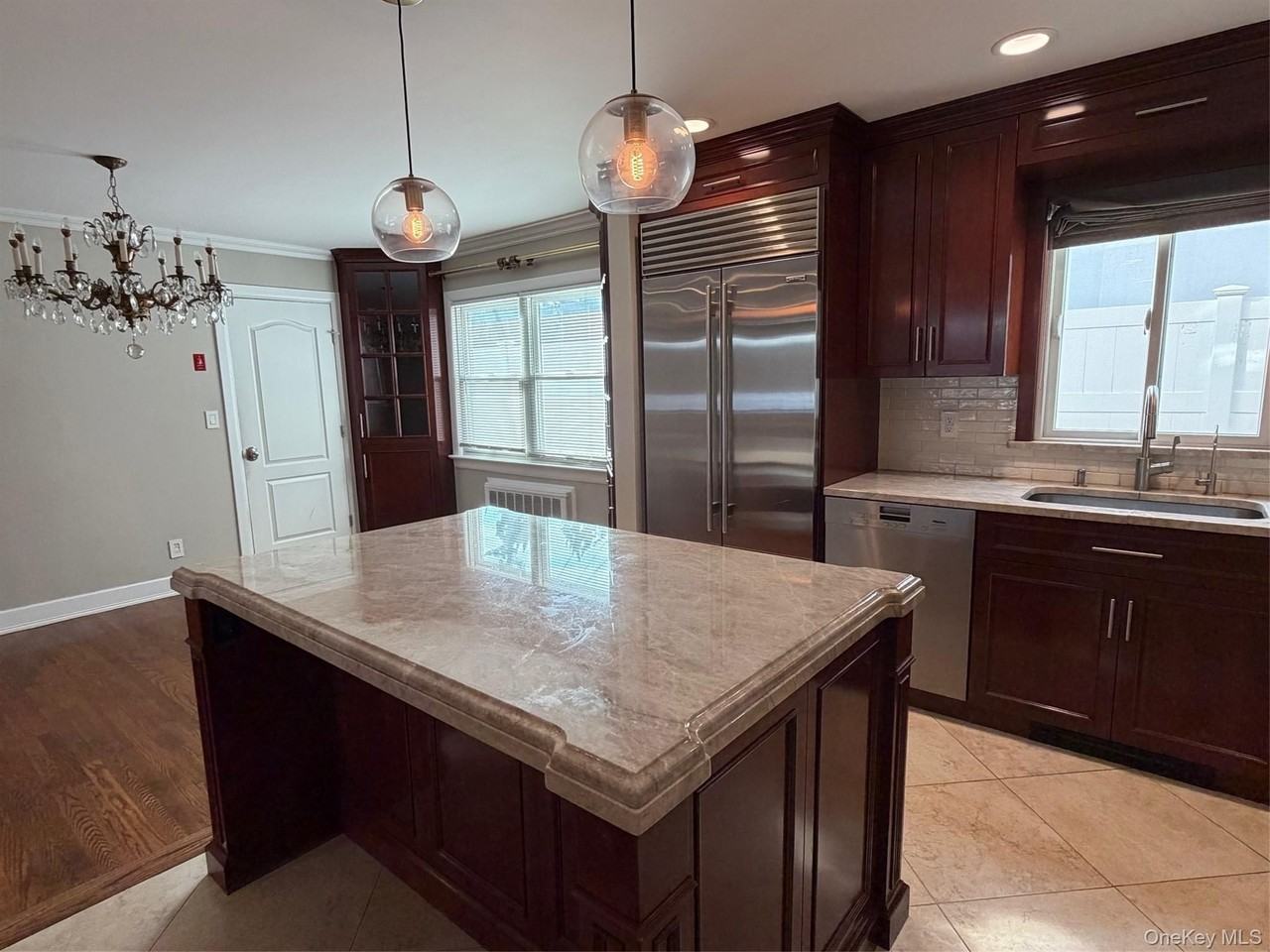 400 E Beech St #MAIN - Photo 5 of 23