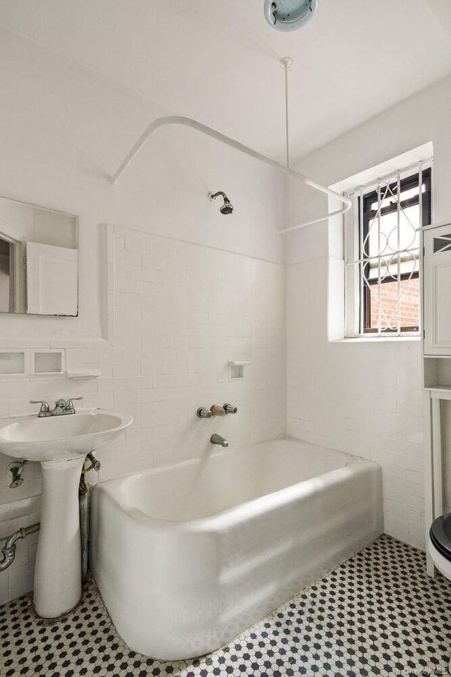4414 Newtown Rd #1G - Photo 3 of 4