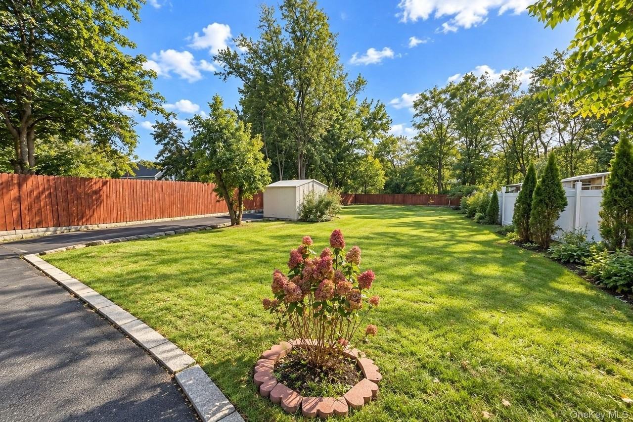 74 Genung St - Photo 2 of 12