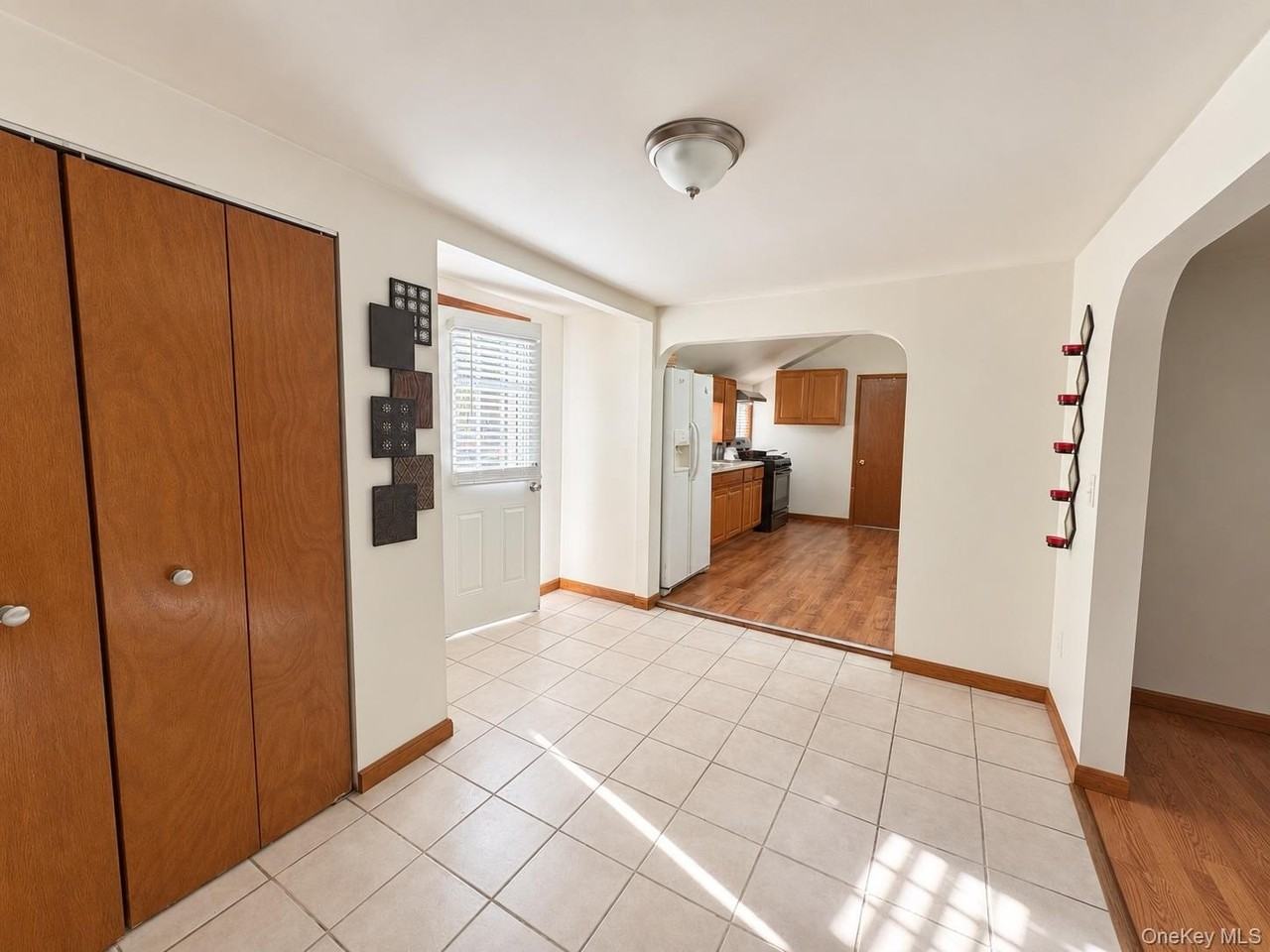 74 Genung St - Photo 3 of 12