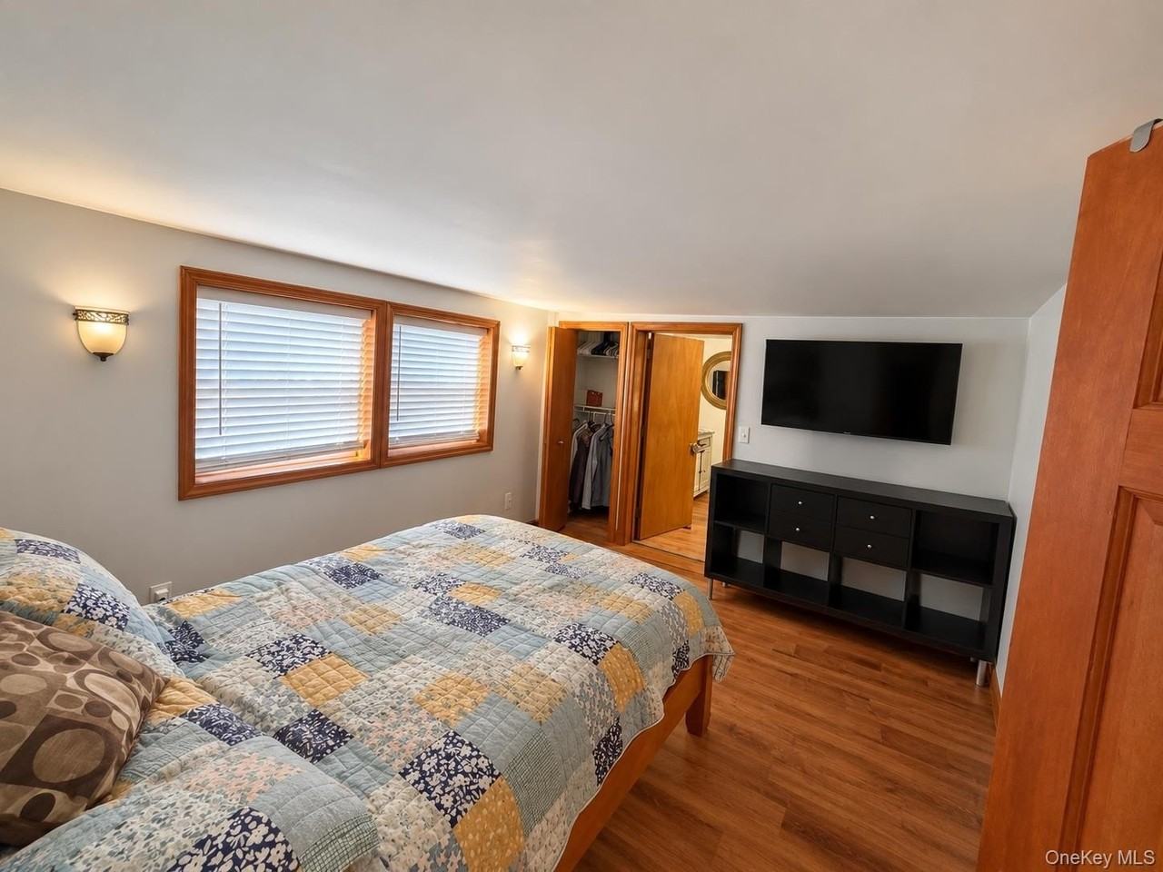 74 Genung St - Photo 5 of 12