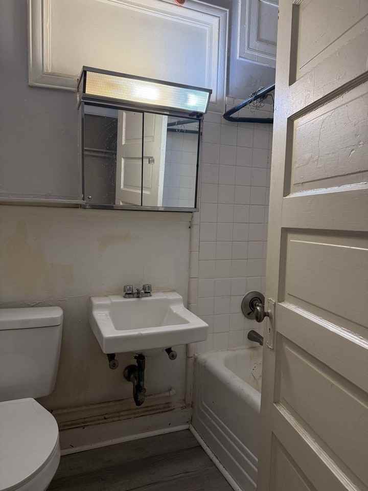 187 Brightman St #2W - Photo 5 of 5