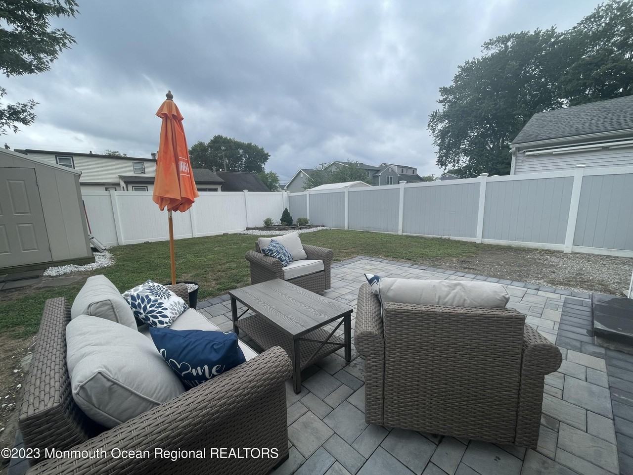3136 Hiawatha Ave - Photo 3 of 18