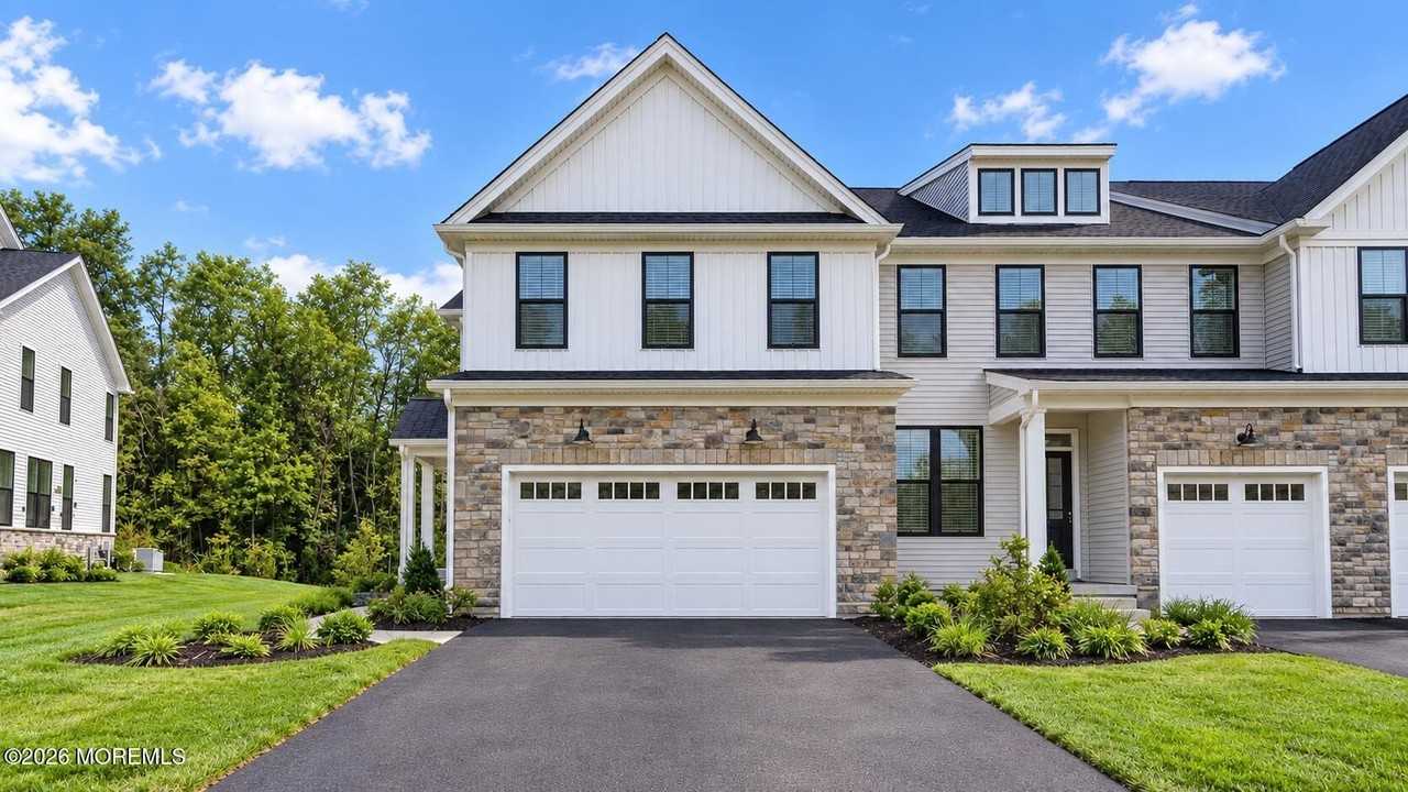 106 Mustang Dr - Photo 2 of 41