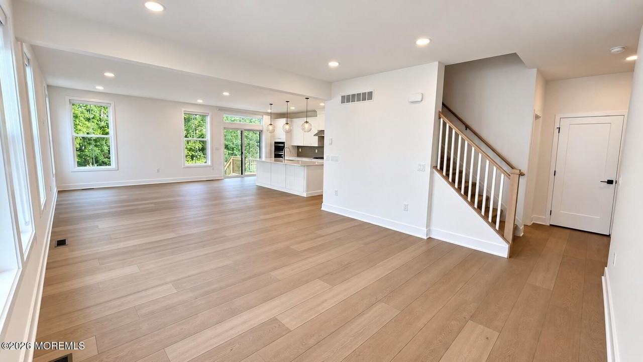 106 Mustang Dr - Photo 4 of 41