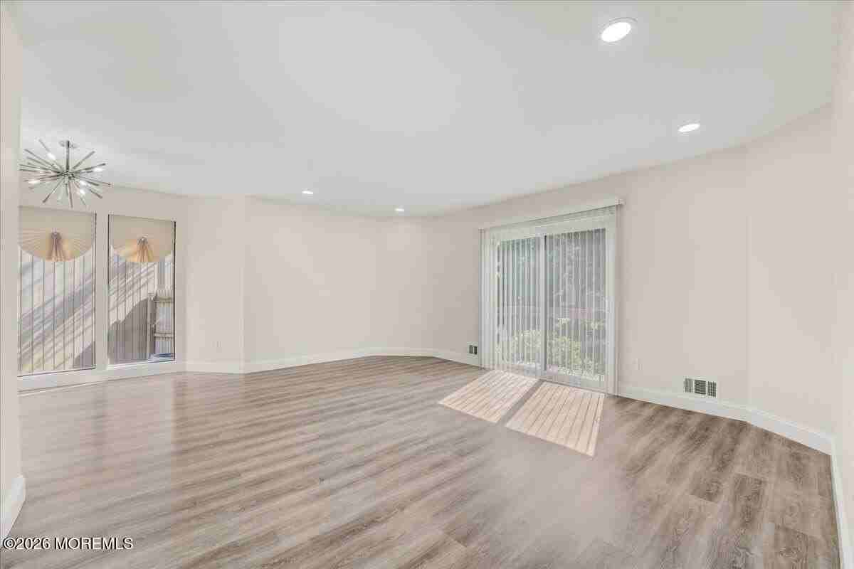 17 Emerald Ln - Photo 5 of 33