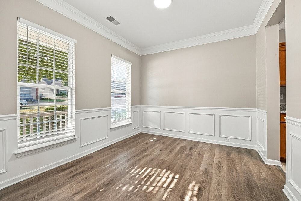 12927 Deaton Hill Dr - Photo 5 of 17