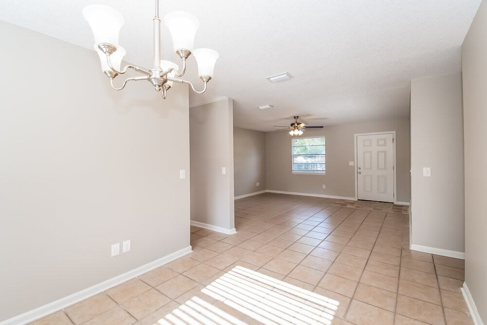 10915 Horse Track Dr E - Photo 6 of 15