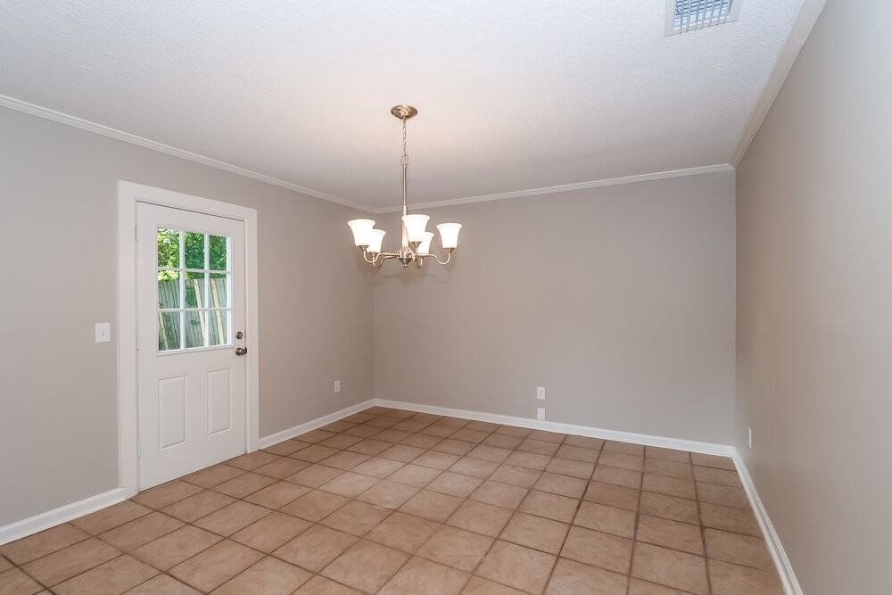 10915 Horse Track Dr E - Photo 7 of 15