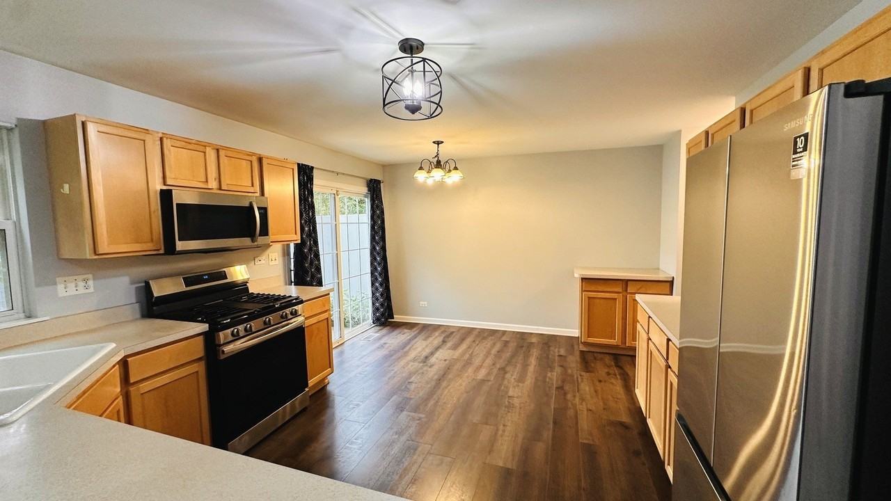 2304 Foxmoor Ln - Photo 2 of 28
