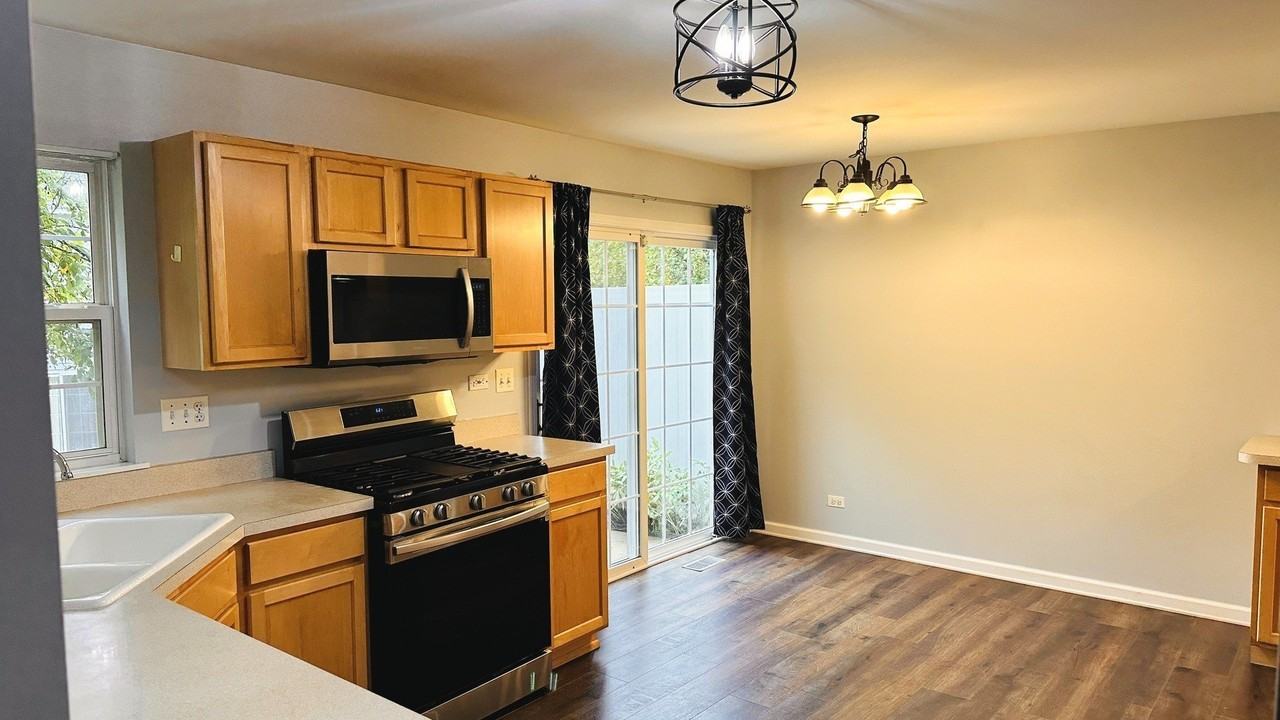 2304 Foxmoor Ln - Photo 3 of 28