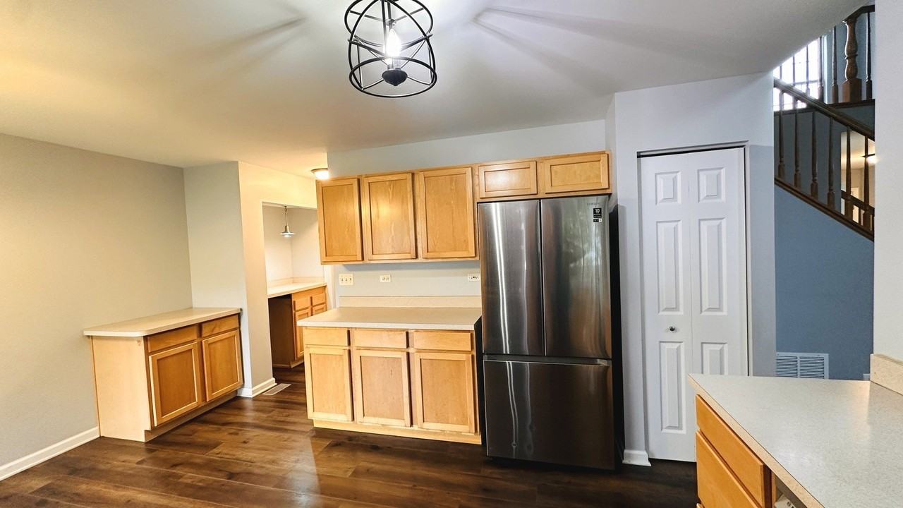 2304 Foxmoor Ln - Photo 7 of 28