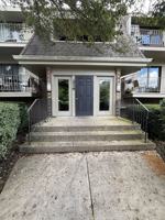 featured image of 214 E Bailey Rd #B