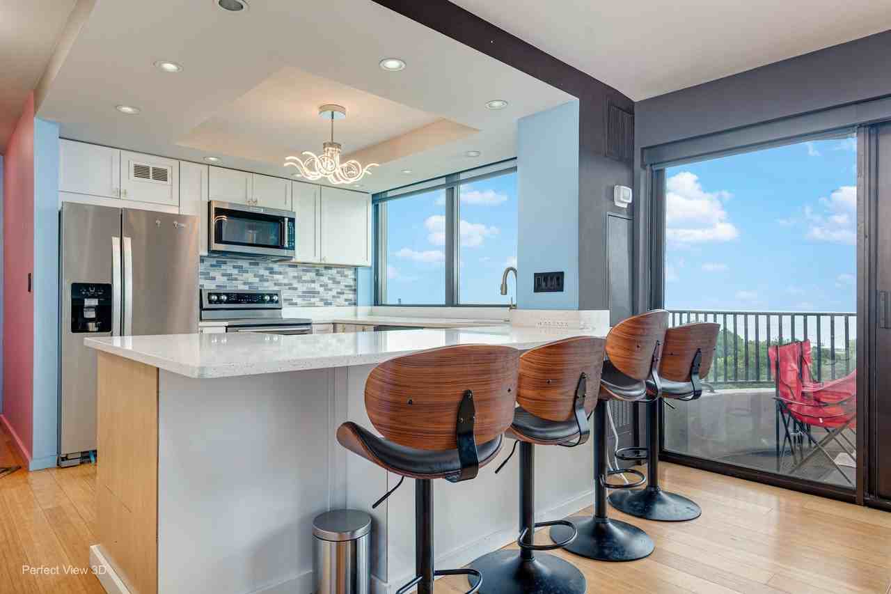2020 N Lincoln Park W #12G - Photo 5 of 33
