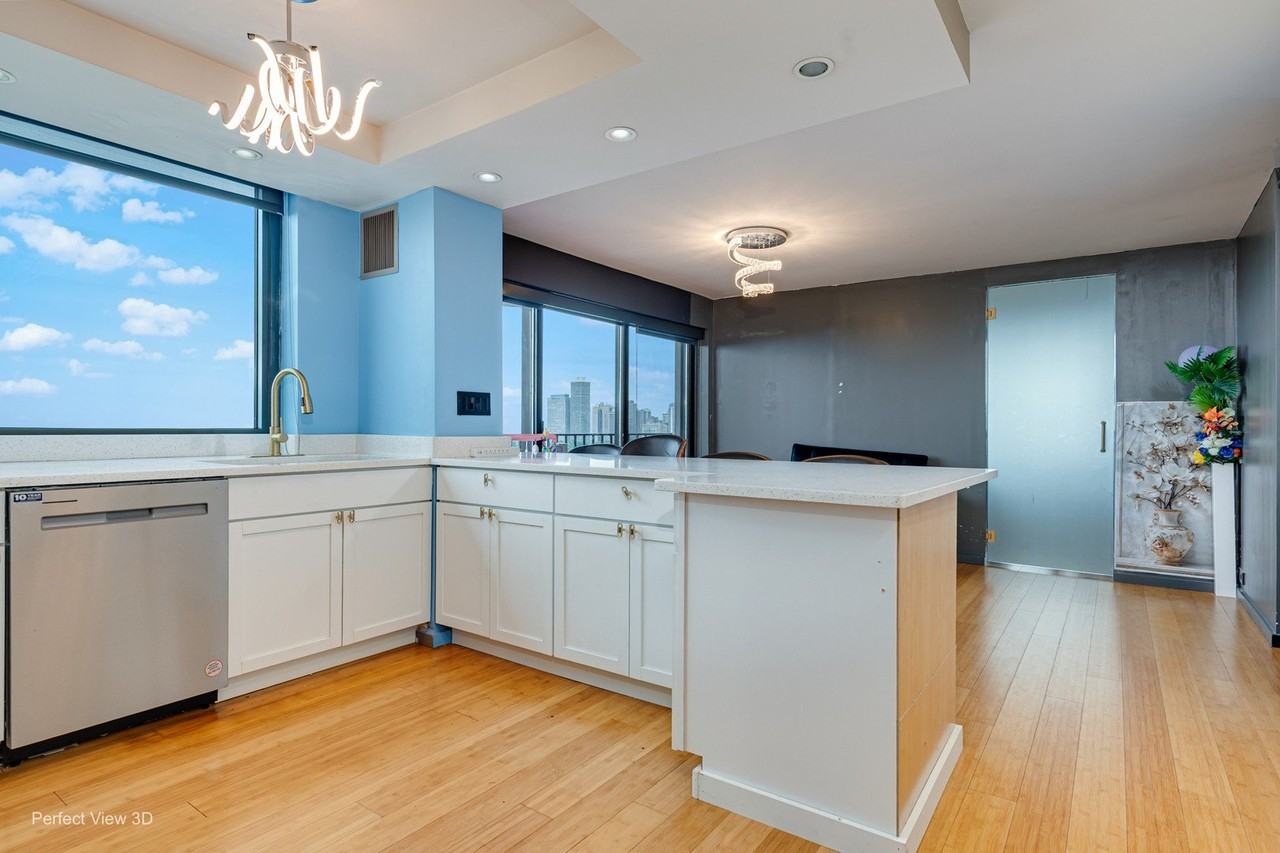 2020 N Lincoln Park W #12G - Photo 7 of 33