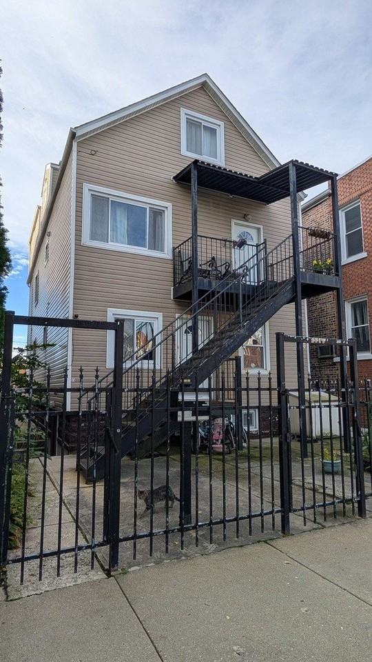 2441 W 46th St #1 - Photo 2 of 13