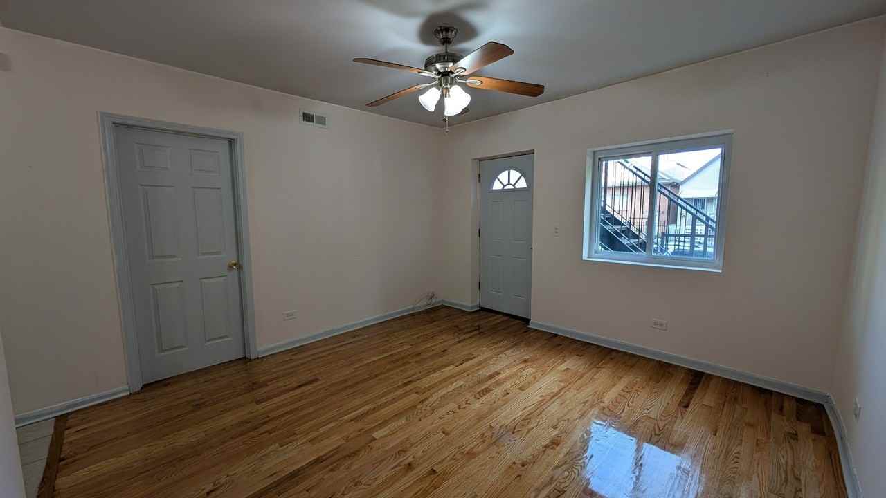 2441 W 46th St #1 - Photo 4 of 13