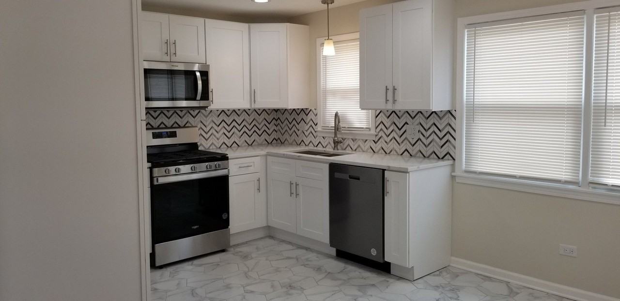 8407 W Brodman Ave #1 - Photo 6 of 22
