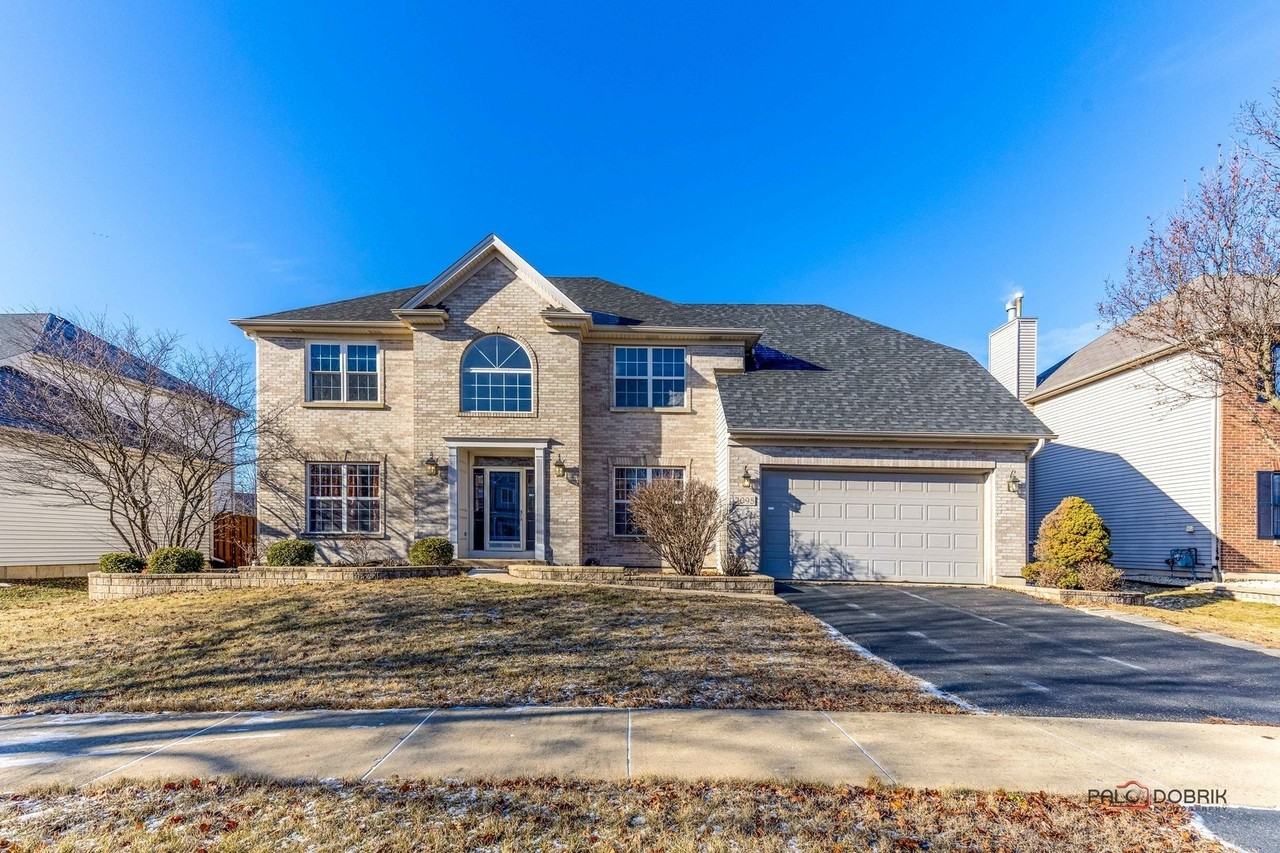 2095 Rockland Dr - Photo 2 of 50
