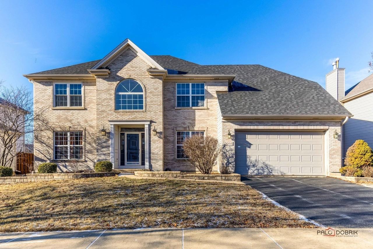 2095 Rockland Dr - Photo 3 of 50