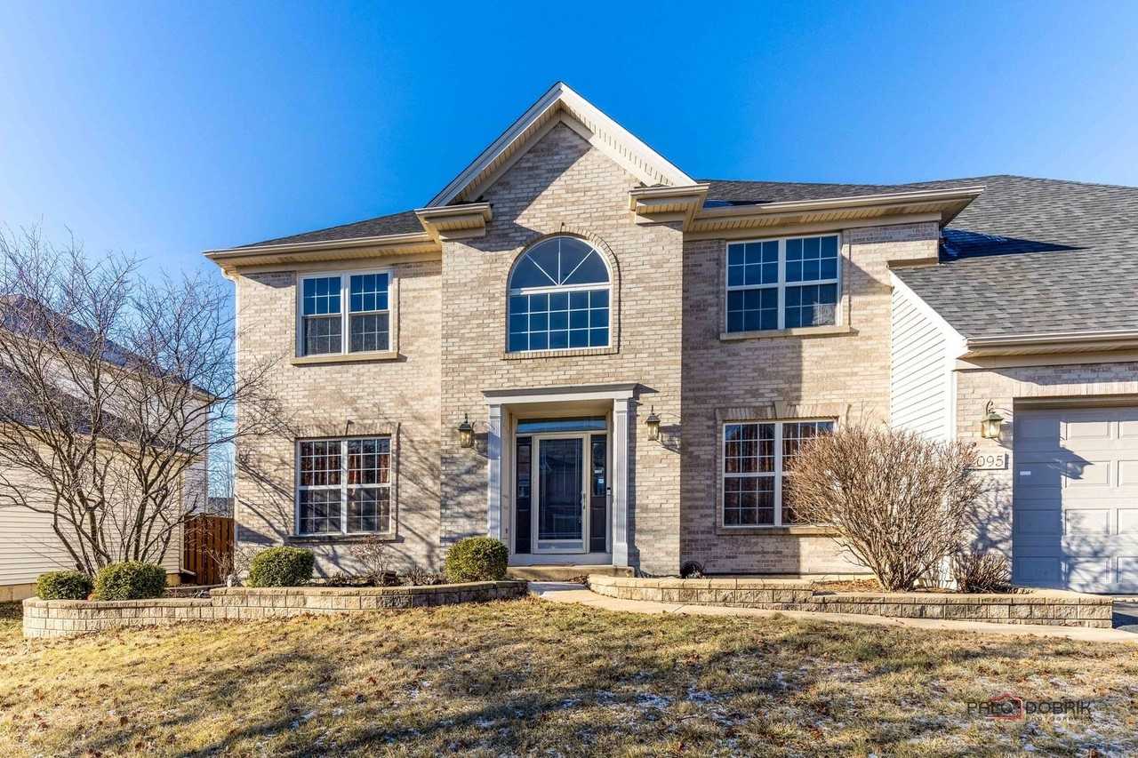 2095 Rockland Dr - Photo 5 of 50