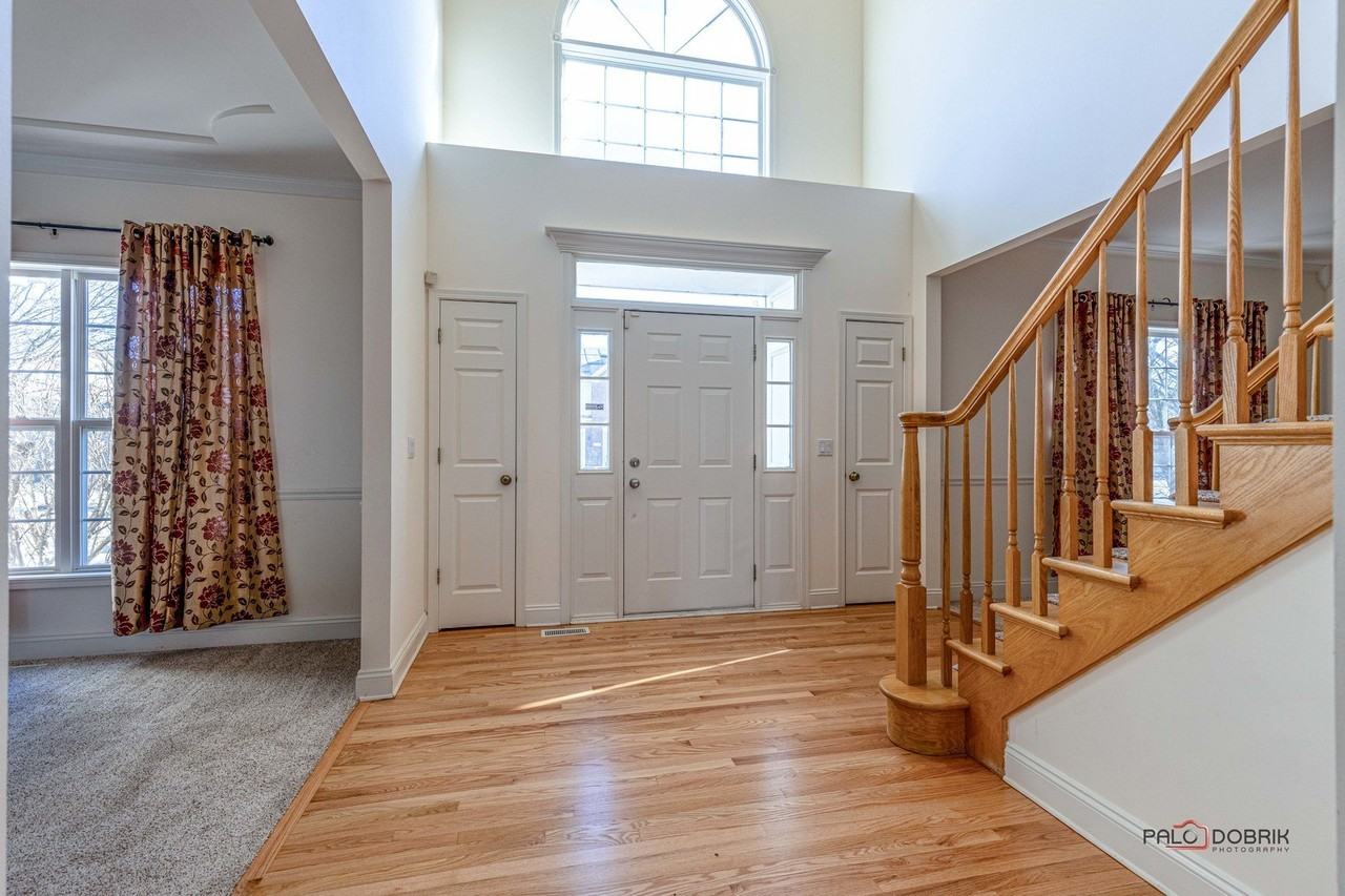 2095 Rockland Dr - Photo 6 of 50