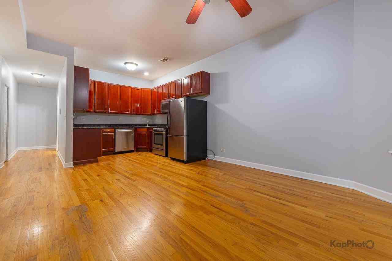 2254 W Adams St #1 - Photo 4 of 21