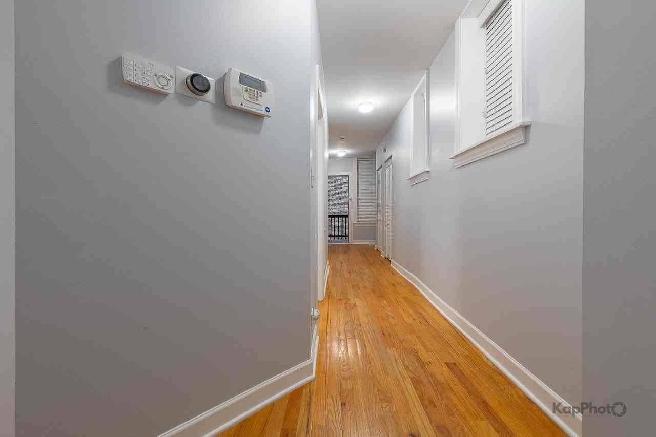 2254 W Adams St #1 - Photo 6 of 21