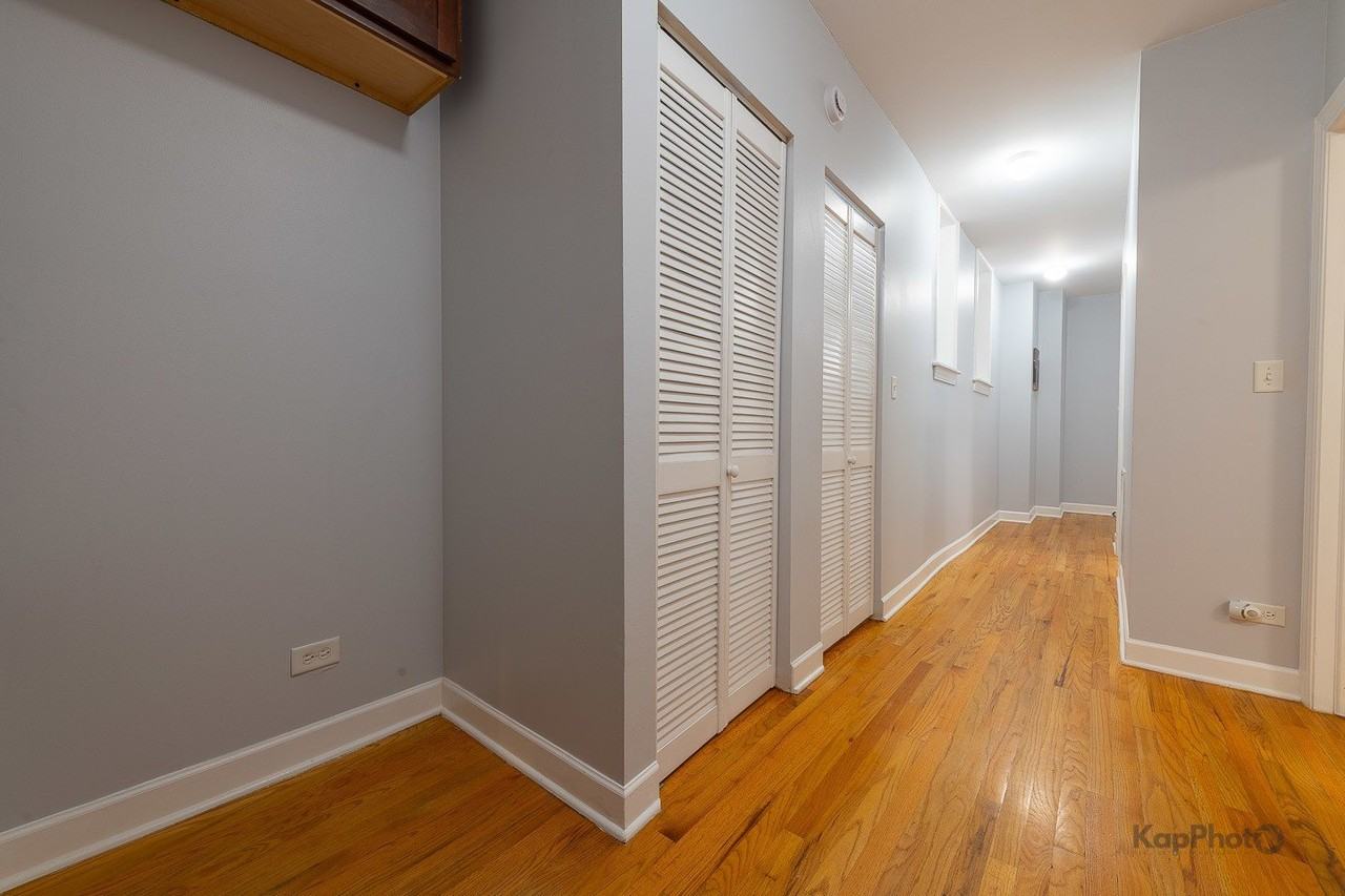 2254 W Adams St #1 - Photo 7 of 21