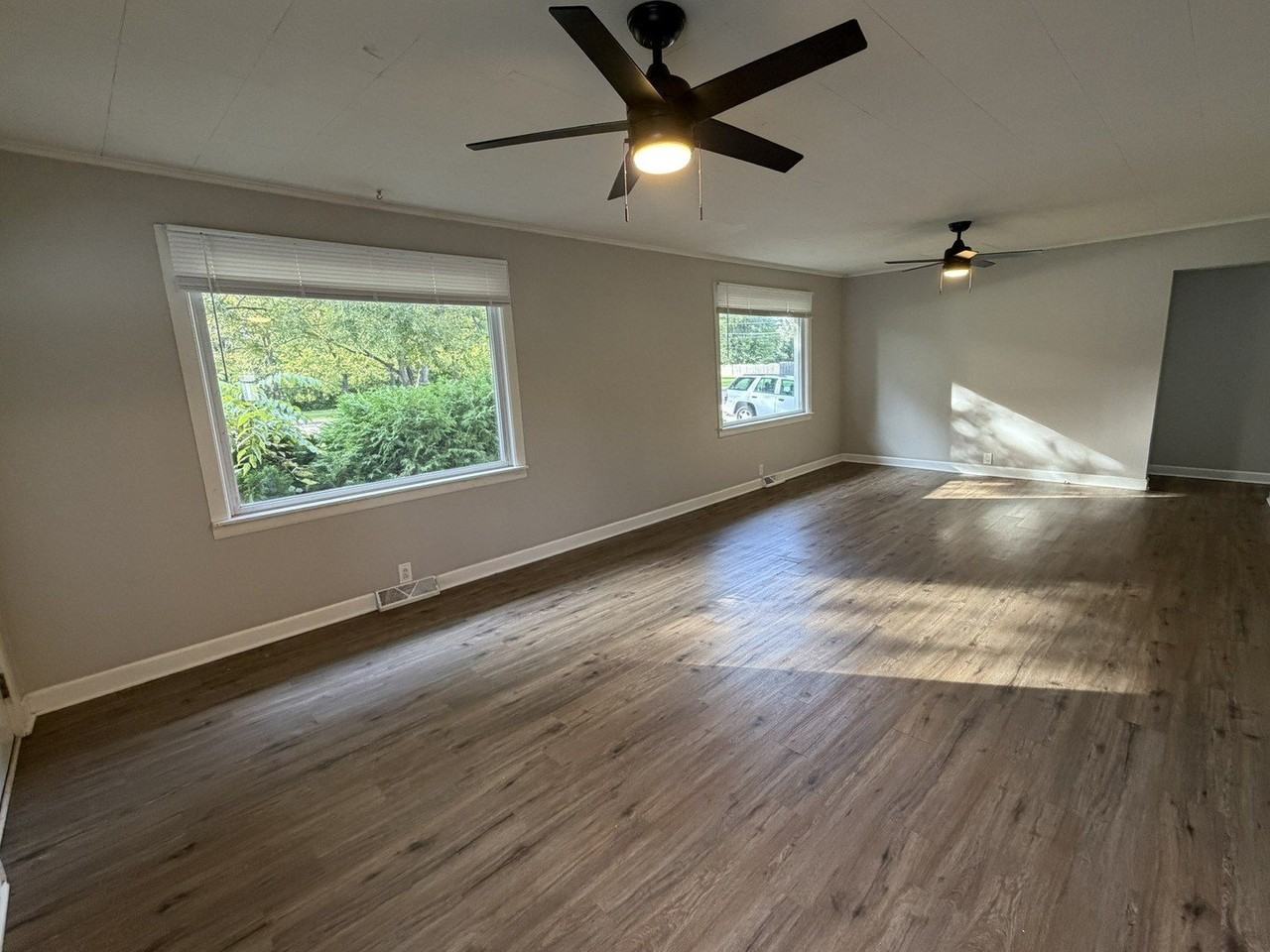 620 N State St - Photo 3 of 21