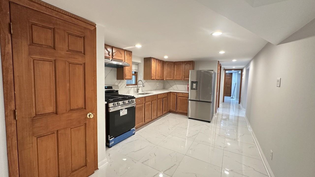 5632 N Saint Louis Ave #G - Photo 3 of 10